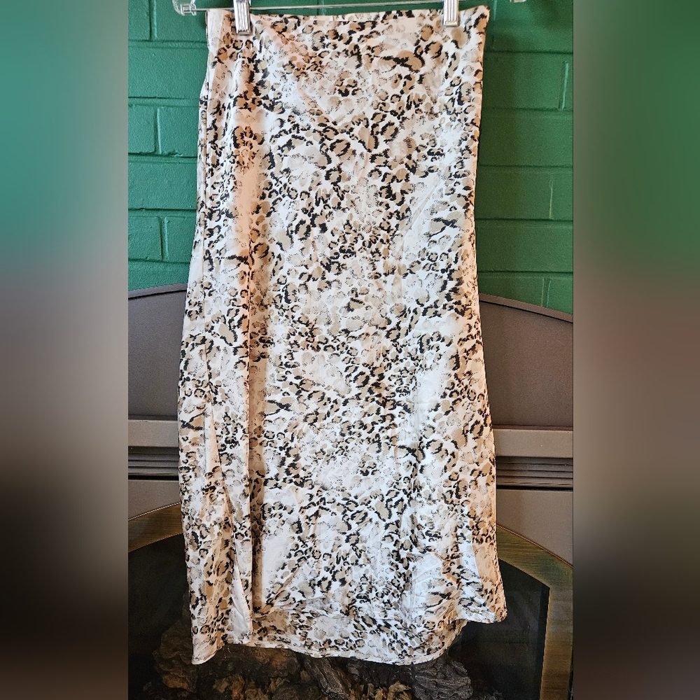 Simplee Apparel Beige and Black Animal Print Maxi Skirt